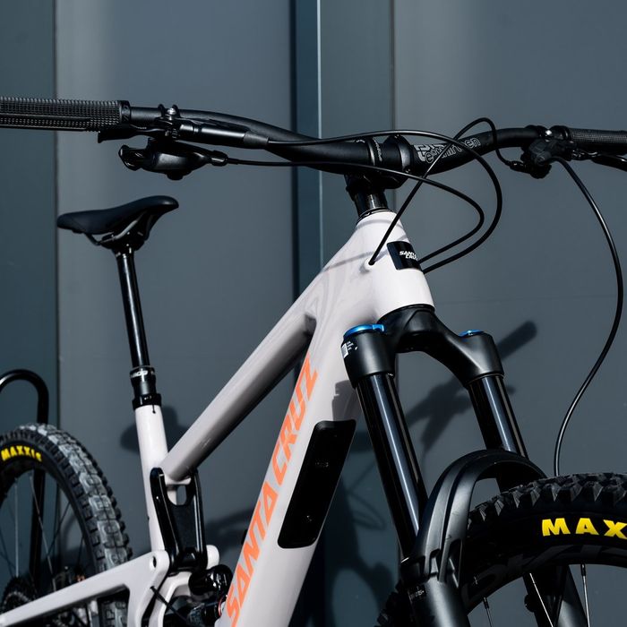 Santa Cruz NOMAD V6 2024 carbon FOX 38 Sram 1x12 GX