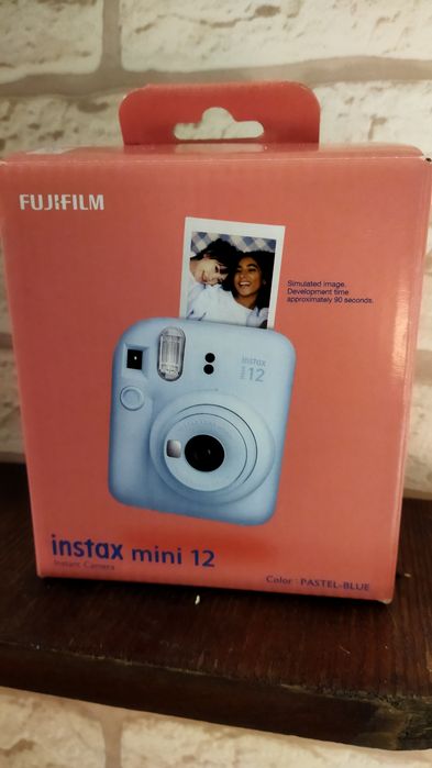 Продам instax mini 12