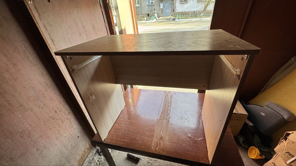 Продам компьютерный стол, усиленный