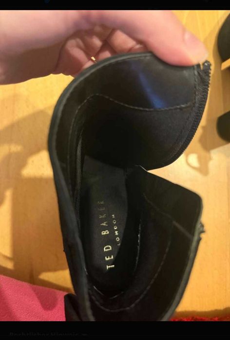 Botine Ted Baker cu toc gros- piele intoarsa