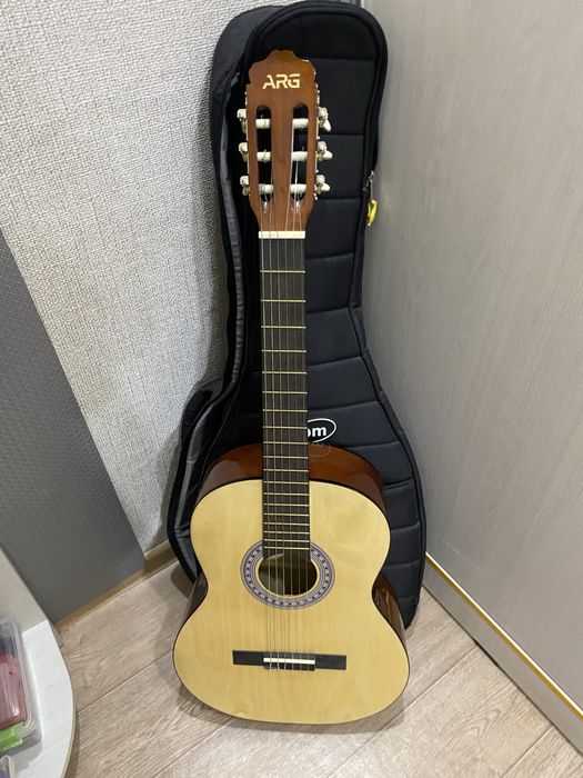 Гитара акустическая