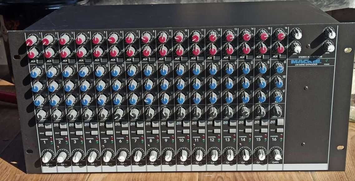 Mixer Mackie 16 canale Made in USA