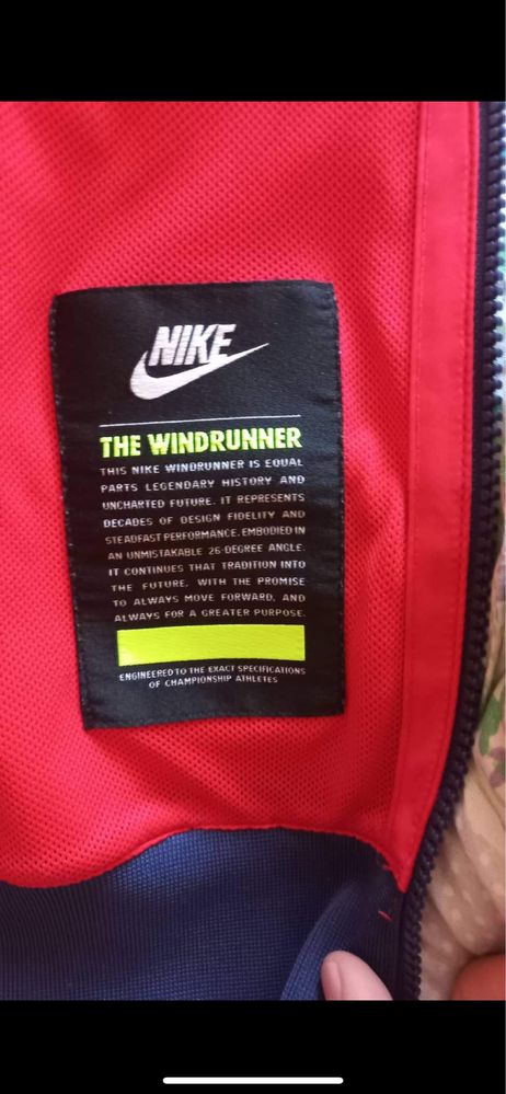 Ветровка Nike червено със синьо
