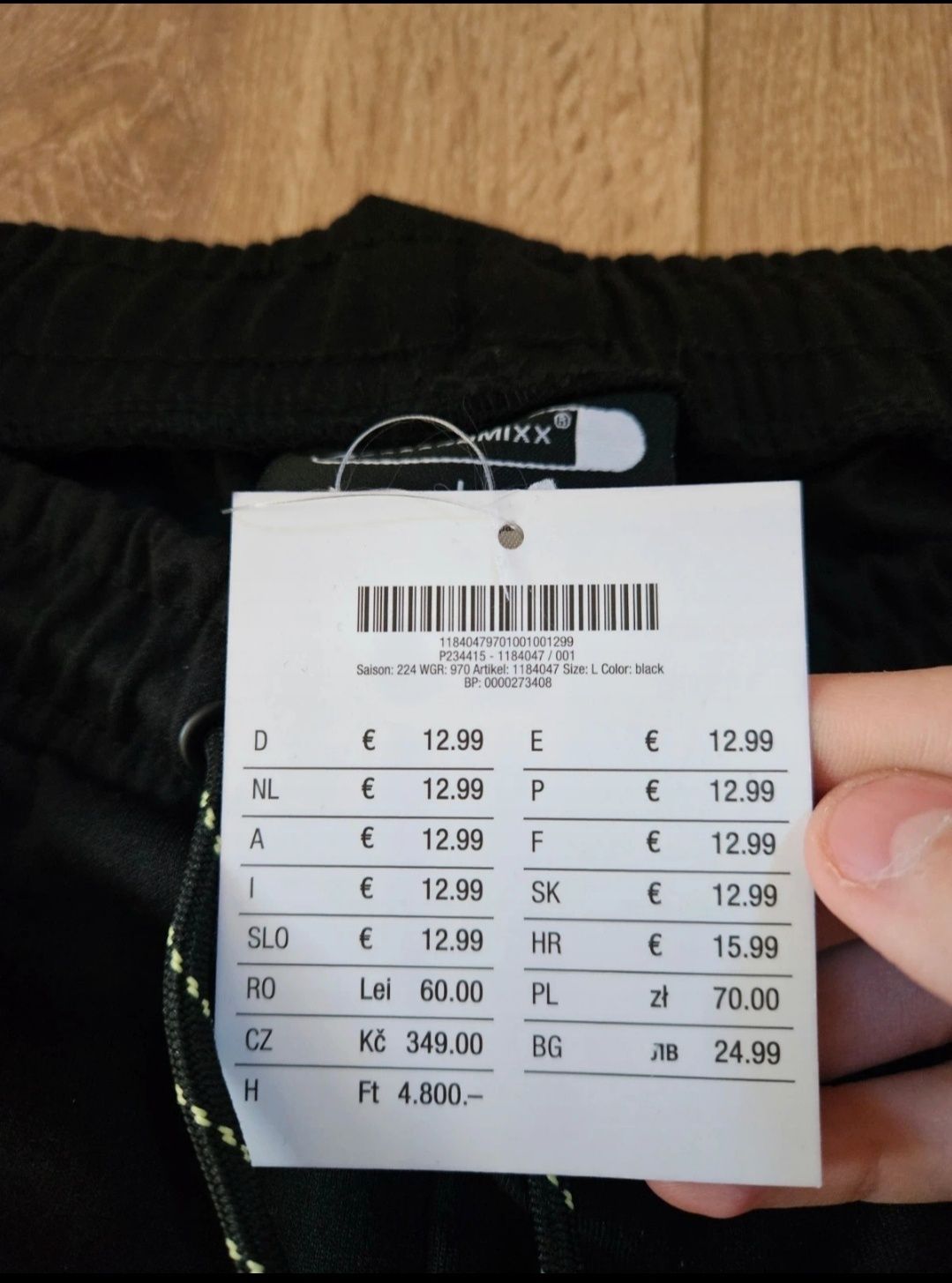 Pantaloni sport cu buzunare
