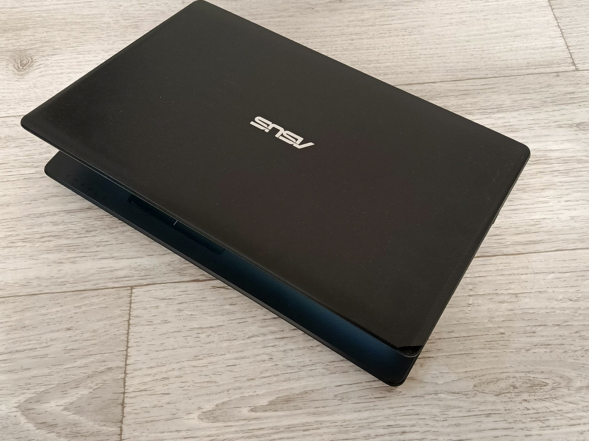 Ноутбук Asus Core i3 в хорошем состоянии