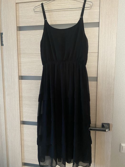 Продам красивое платье черного цвета