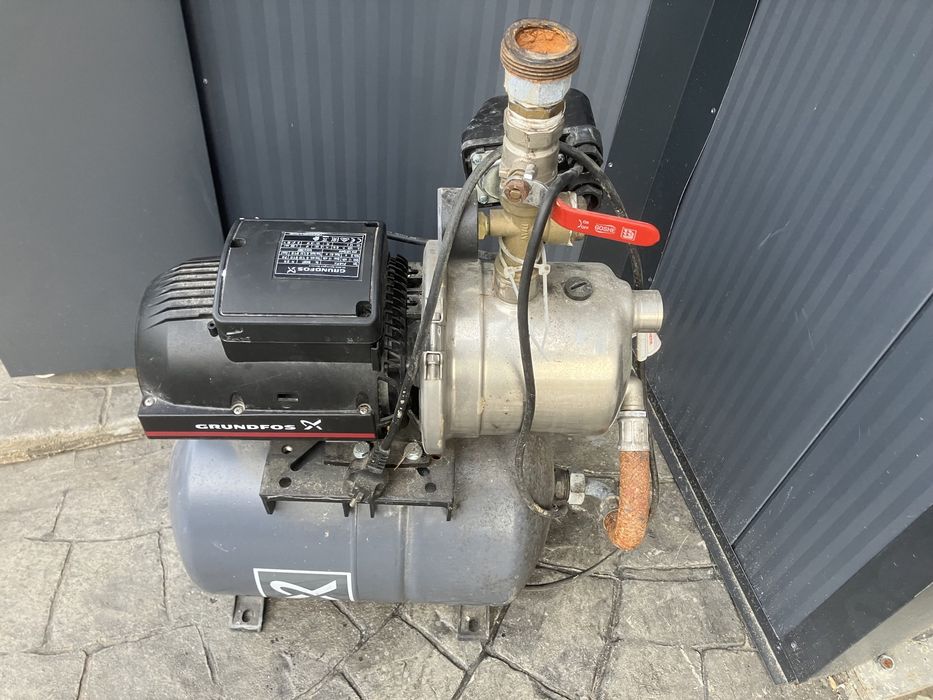 Хидрофорна помпа  Grundfos