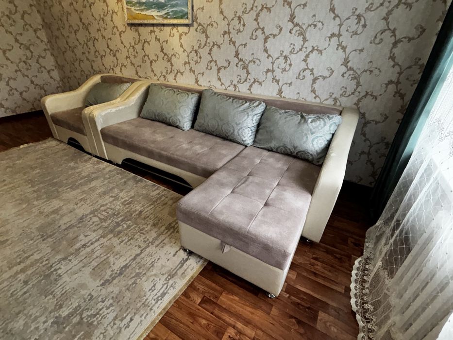 Продам диван в хорошем состояние.