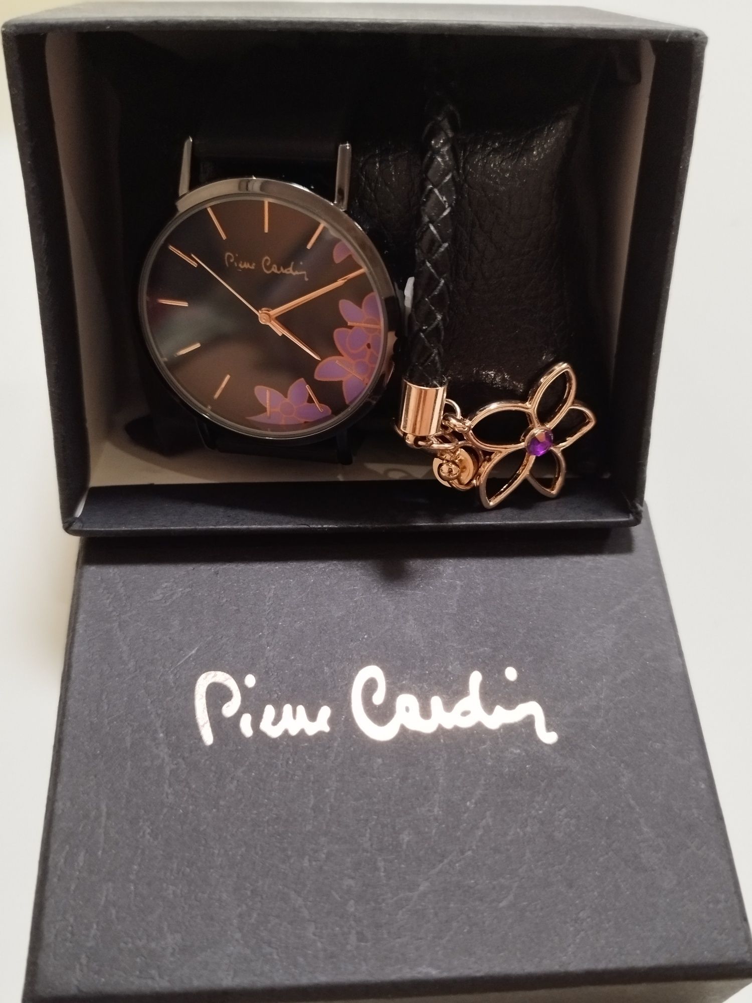 Часовник  Pierre Cardin