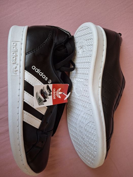 Adidasi Noi Unisex  ( Adidas)