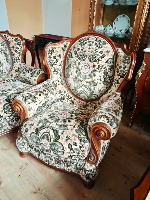 Диван  с  кресла