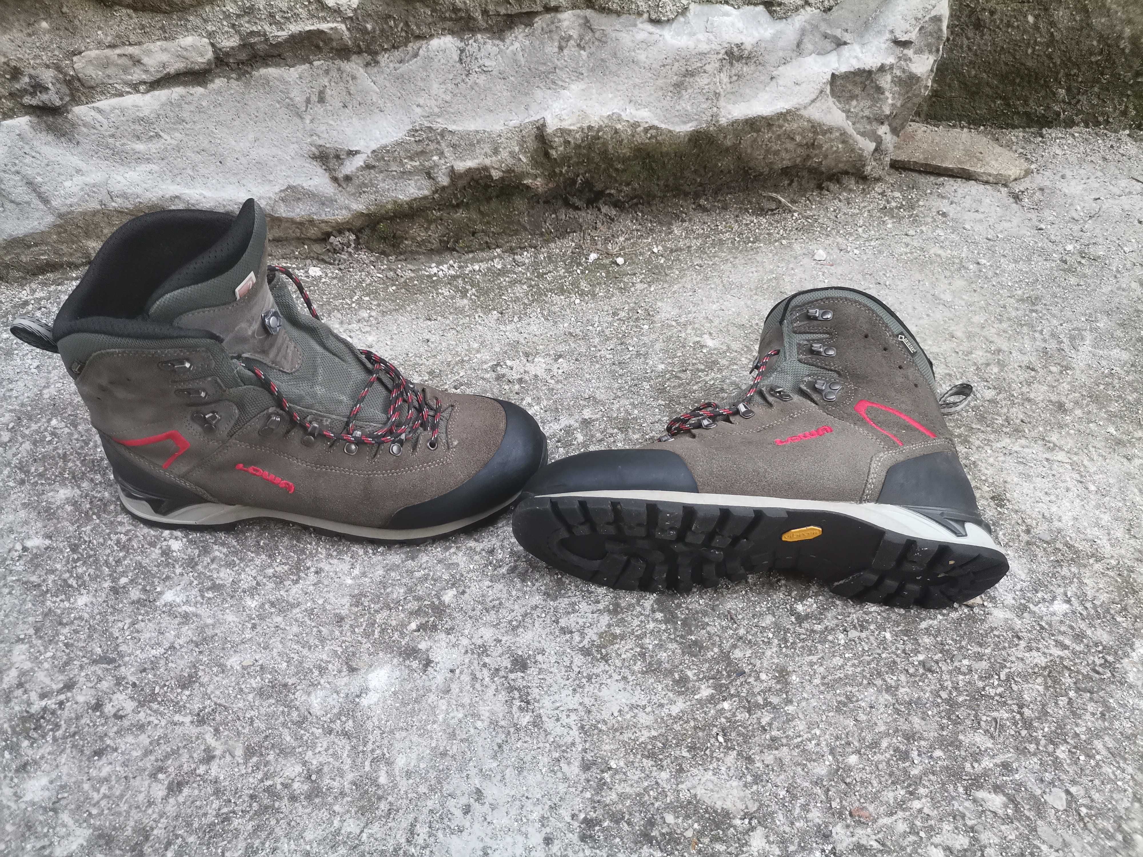 Обувки Lowa gore tex