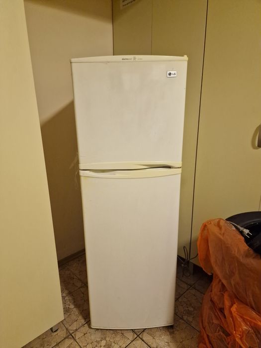 Продам холодильник