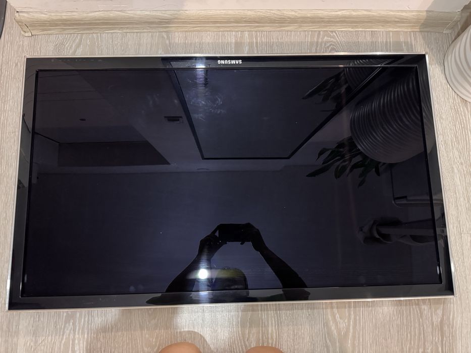 Продам б/у телевизор samsung
