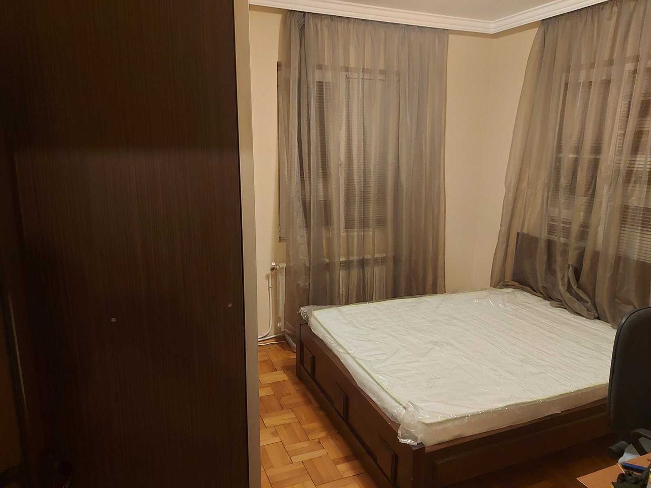 Дава се под наем Тристаен апартамент в Пловдив, Христо Смирненски - 80 кв.м за 433.5 € - Снимка #11