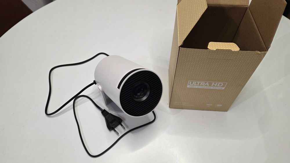 Videoproiector HD Portabil ISSORA PRO - Smart 4K Ultra HD