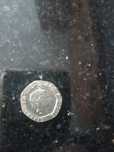 Vând moneda 20 pence din 2012