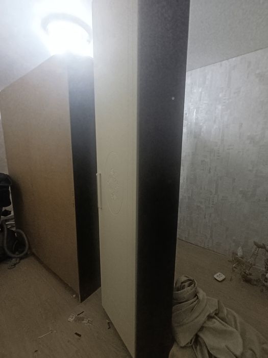Продаю шкаф угловай