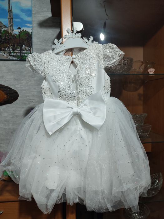 Продам платья одевались один раз