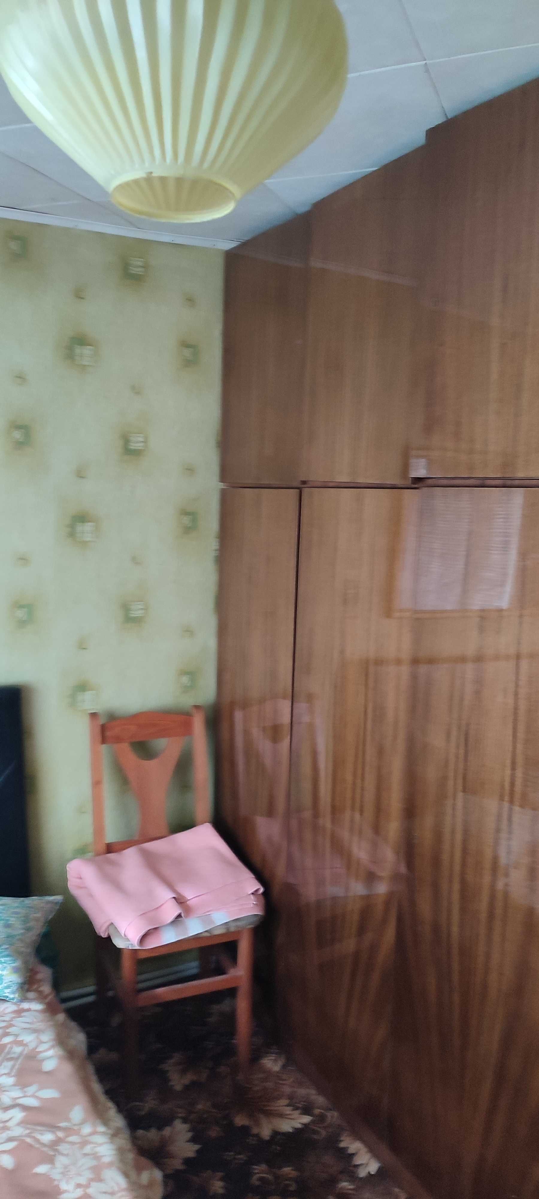 Продавам етаж от къща