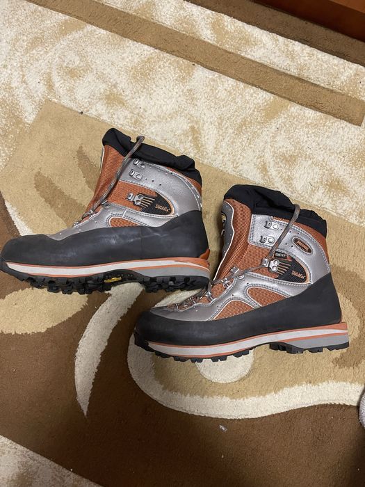 Ghete Meindl munte / Bocanci Meindl trekking Vibram Marimea 44