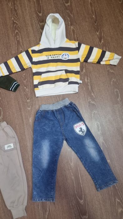 Вещи 3-6 лет Брюки по 10 тис Футболки и Худи по 25 тсс