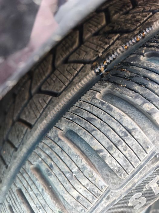 225 55 17 .2бр зимни гуми със стар Дот но като нови