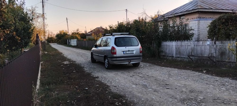 Opel. Zafira. 7 locuri.