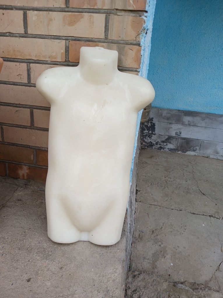 Maniken sotiladi