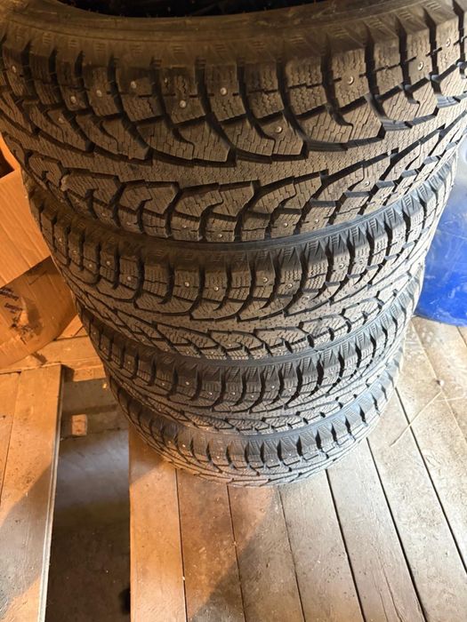 Зимние покрышки с шипами