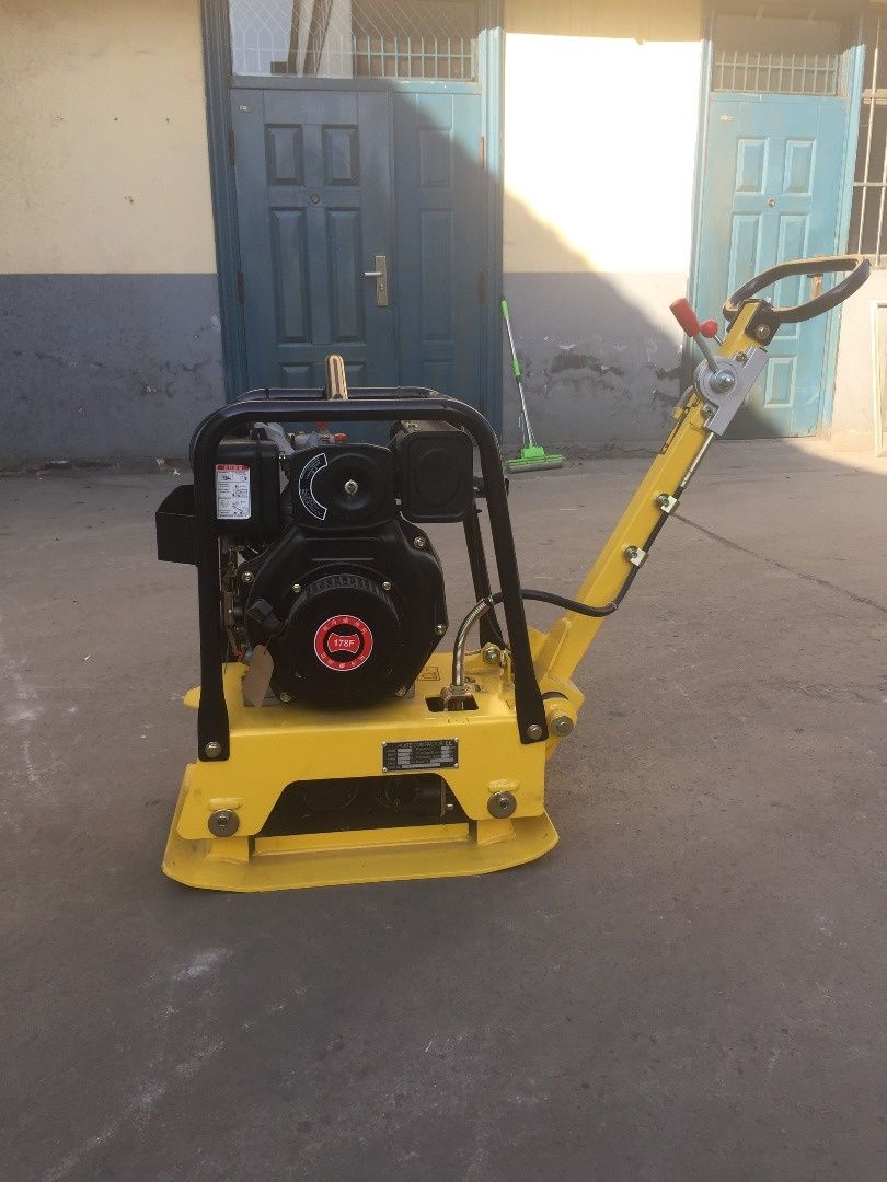 TALPĂ DIZEL Anul 2022 , 168 kg , Pe STOC, 5,5 Cp 45×70 cm = 4000 ron
