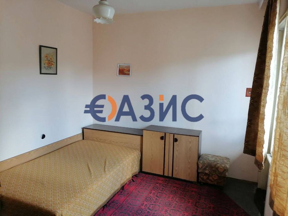 Къща 2-етажна-190 кв.м. + двор 420 кв. м., гр. Средец, обл. Бургас