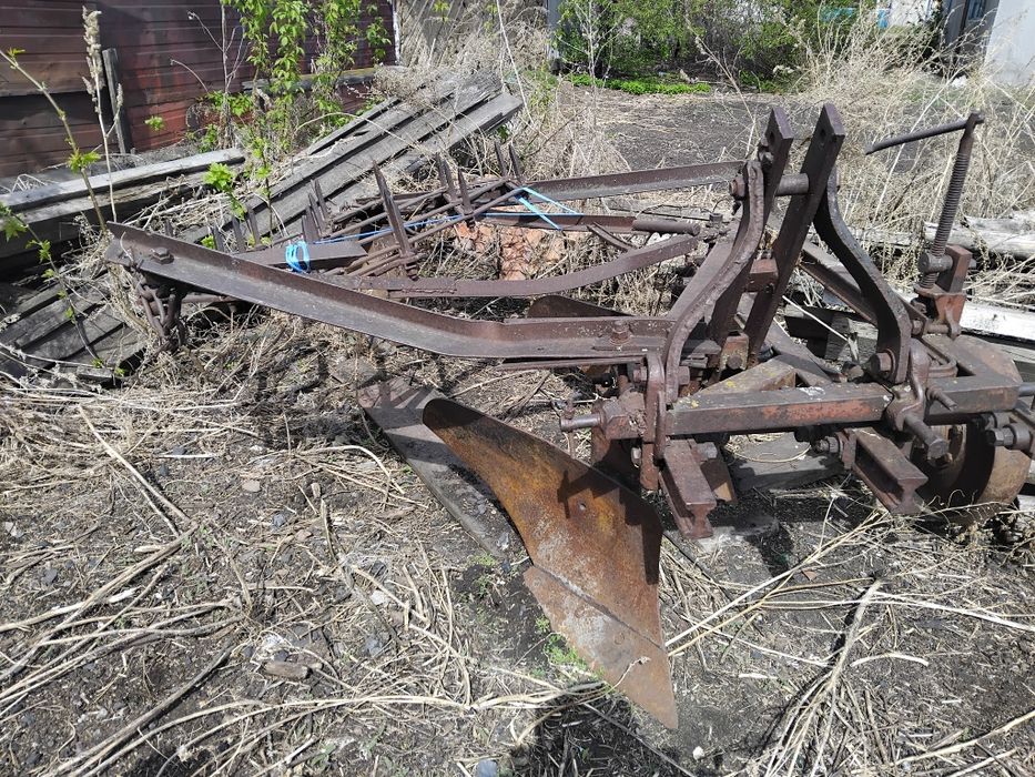 Продам плуг 2х корпусной