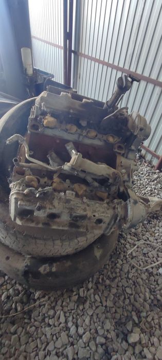 Двигатель 2UZ 4.7L.