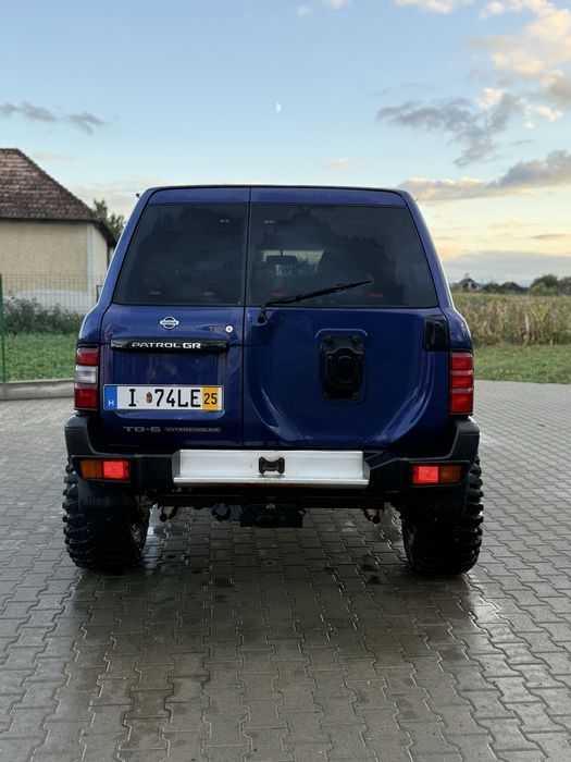 Nissan Patrol Y61 / M57