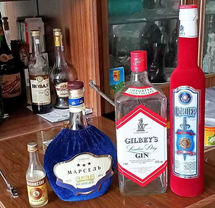 Бутылки начала 90-х годов прошлого века.