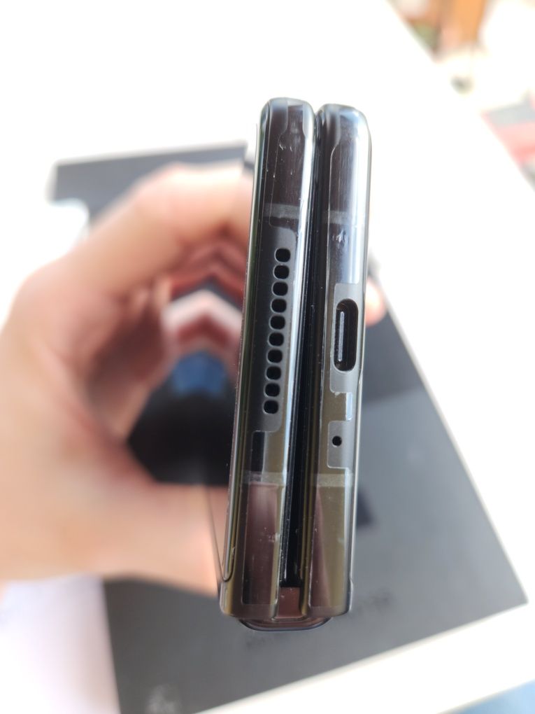 Samsung Galaxy Z Fold 3 5G Black 256gb, neverlocked full box, ca nou