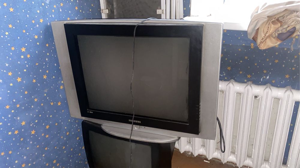Два телевизора