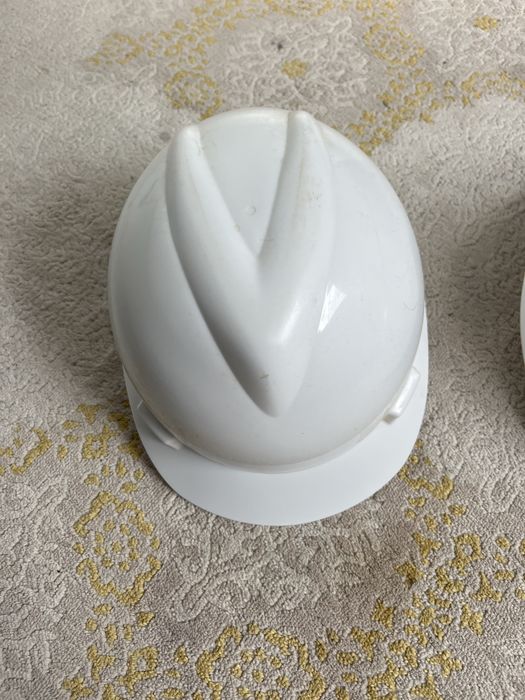 Продам каски каждый по 5000тг