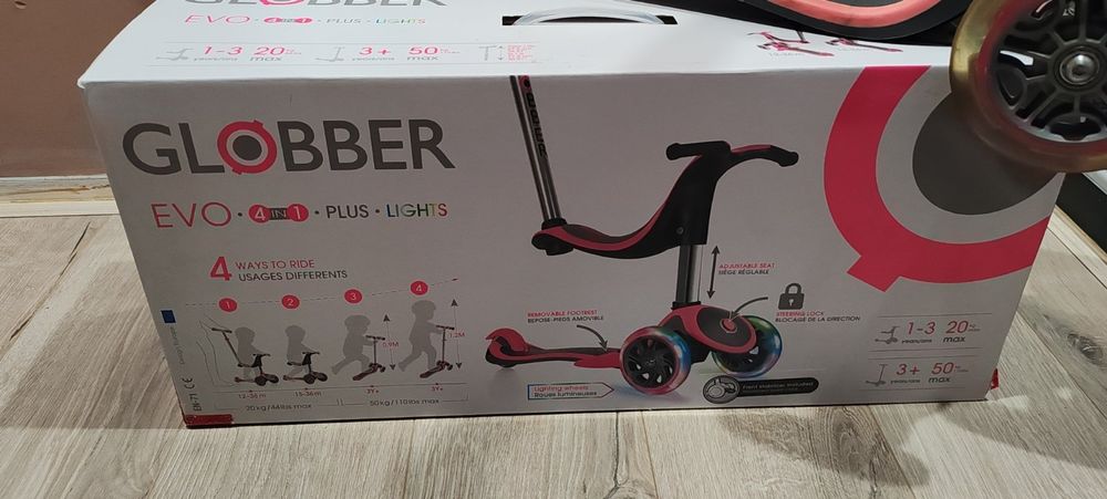 Детска тротинетката Globber Evo 4 в 1 със светещи колела