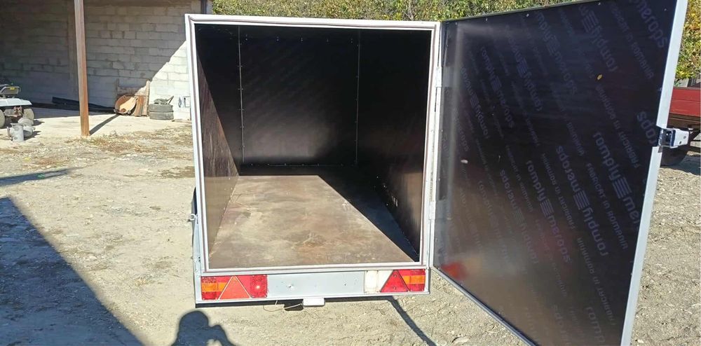 Vând remorcǎ 750 kg