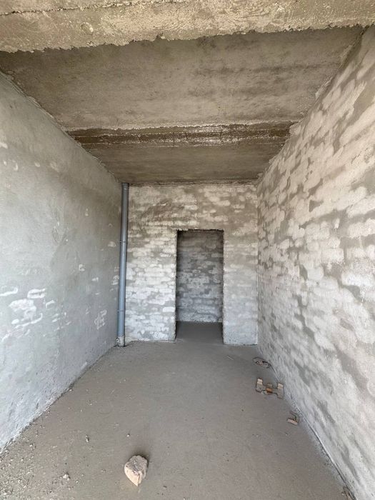 3 xonali kvartira sotiladi