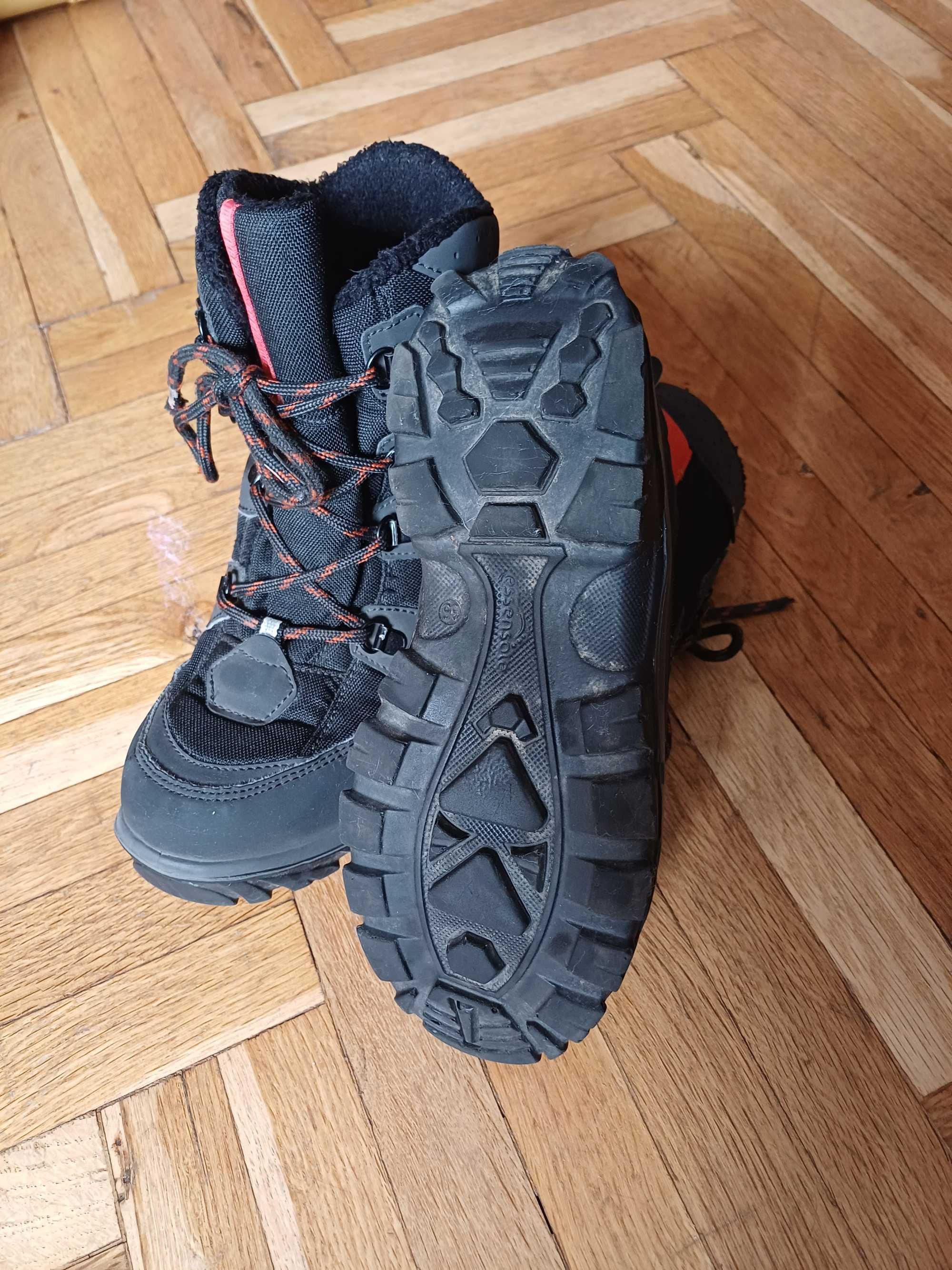 Детски обувки от Decathlon 35 и 36 номер