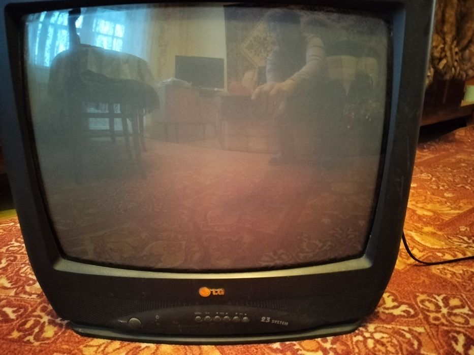 Продам б/у телевизор