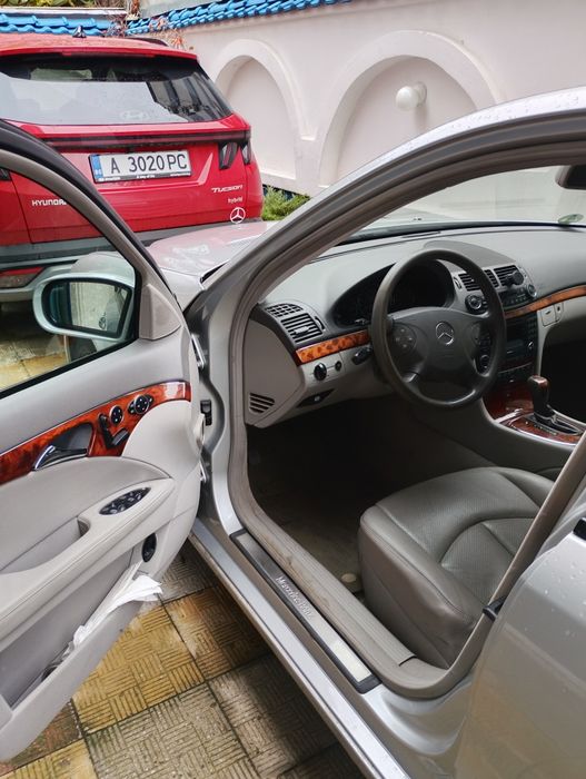 Mercedes E200 сив