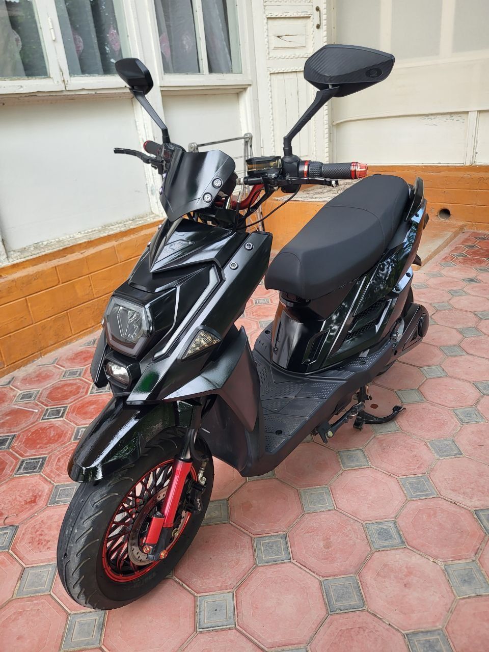 Срочно Скутер редлайн сотилади 2000W  480$.