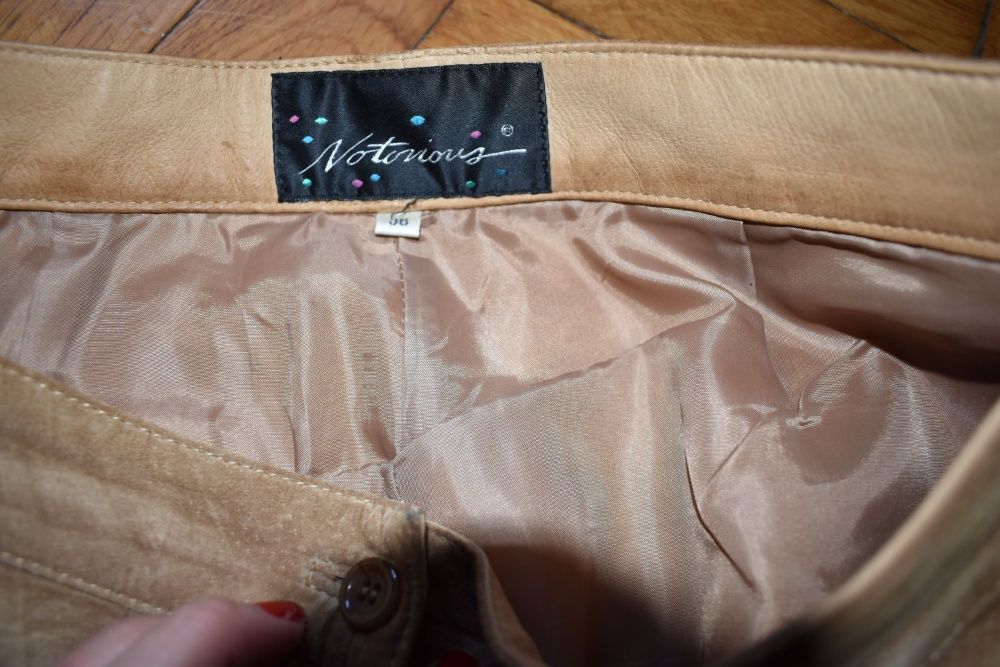 Pantaloni dama din piele intoarsa