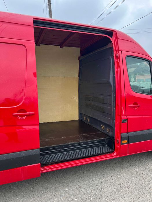 INCHIRIEZ duba autoutilitara MERCEDES Sprinter LUNG 3,5 t Fara SOFER