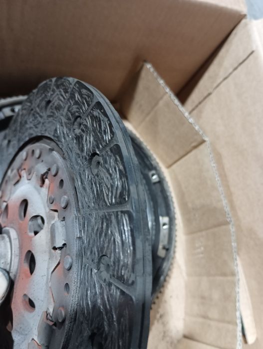 Съединител с маховик к-кт LUK 60001600