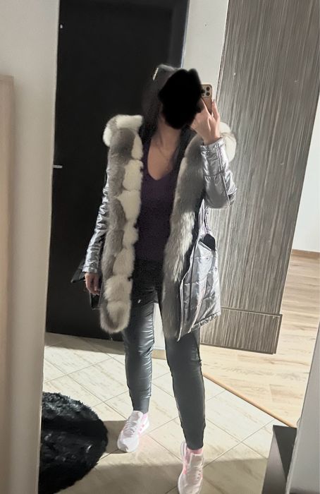 Geaca argintie cu blana naturala